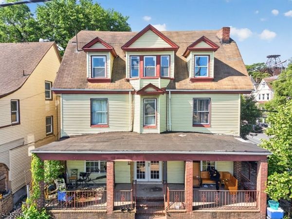 366 7th Ave W, Newark, NJ 07107