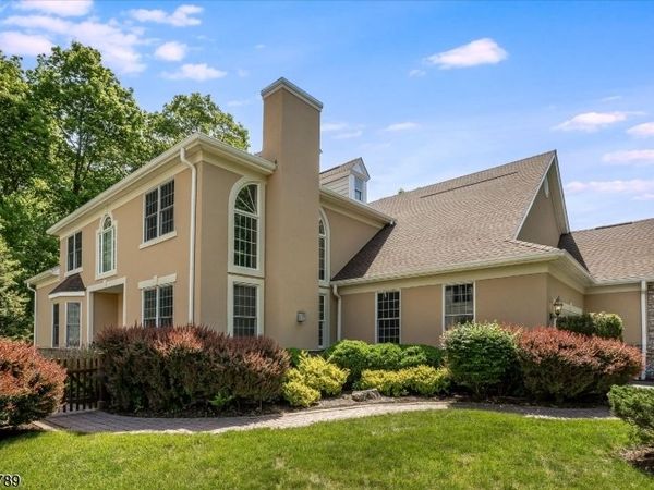 16 Wyckoff Way, Chester, NJ 07930