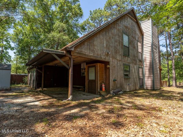 1836 E Lakeshore Drive, Carriere, MS 39426
