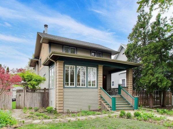 3926 N Ridgeway Avenue, Chicago, IL 60618