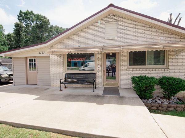 2323 N Jackson St , Normandy, TN 37360