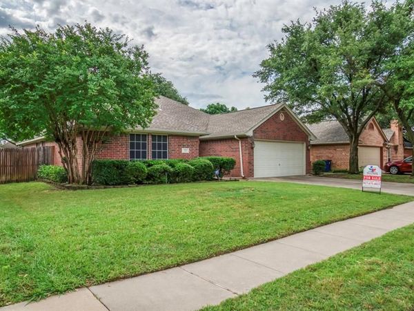 320 Shane Lane, Burleson, TX 76028