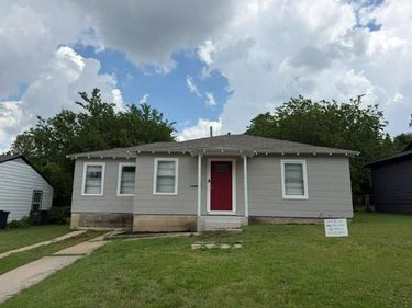 2713 Hanger Avenue, Fort Worth, TX 76105