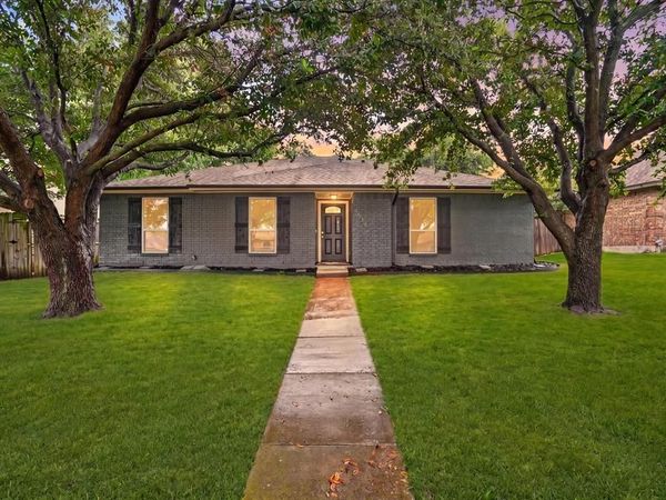 4539 Preston Trail Drive, Mesquite, TX 75150