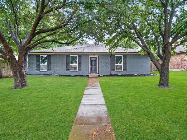 4539 Preston Trail Drive, Mesquite, TX 75150