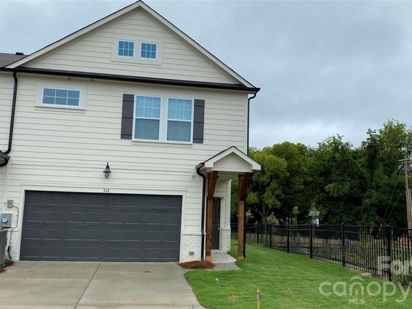 512 Main Street , Pineville, NC 28134