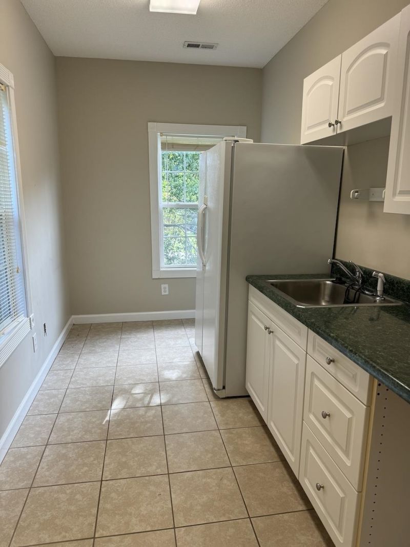 3700 Palmetto Pointe Blvd.  Photo 5