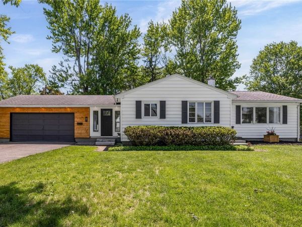 12 West Parkway , Victor, NY 14564
