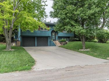 5824 S 52 Street, Omaha, NE 68117