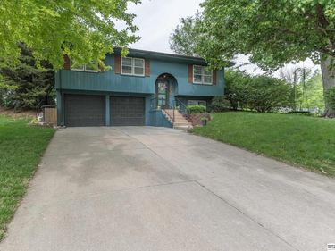 5824 S 52 Street, Omaha, NE 68117