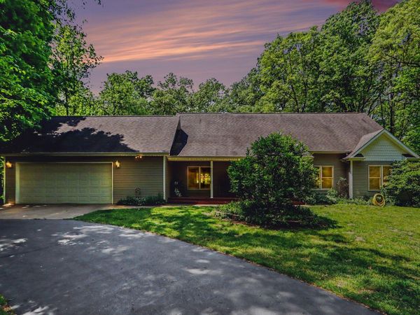 26805 Drape Road, Lawton, MI 49065