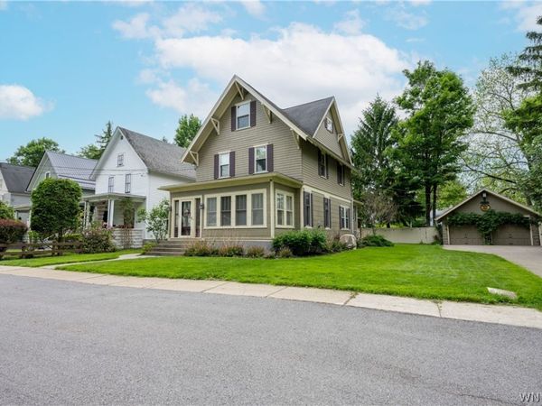 45 Savage Place , Aurora, NY 14052