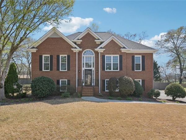 26 Hampton Lane , Cartersville, GA 30120