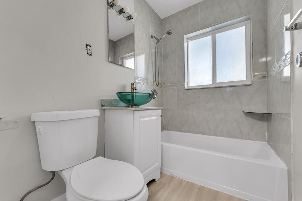 1131 NW 18th Avenue, Fort Lauderdale, FL 33311 Photo