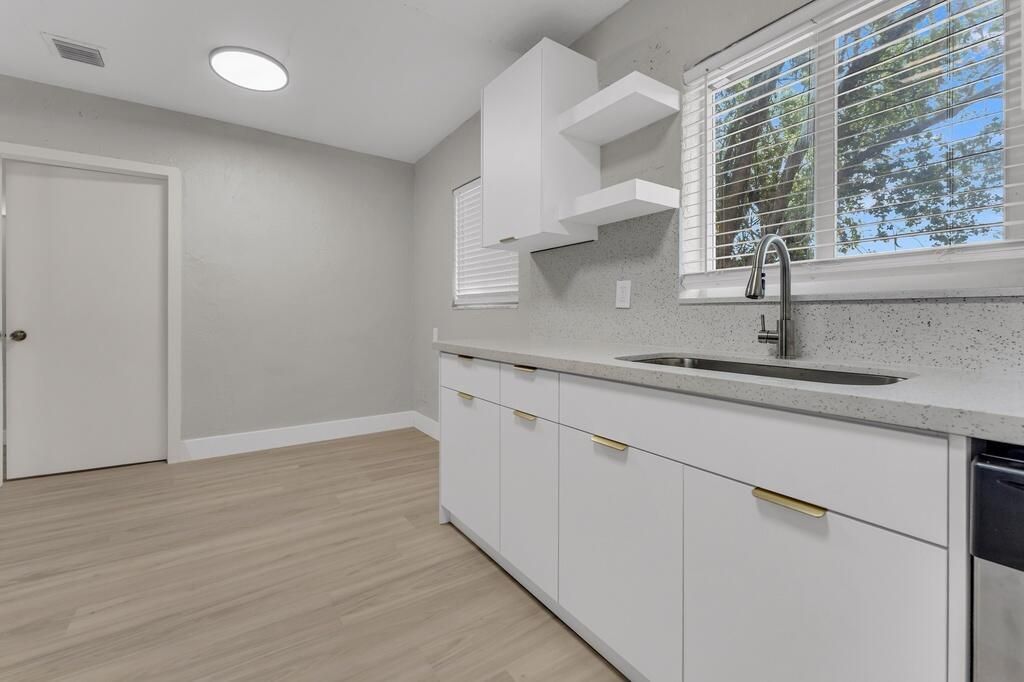 1131 NW 18th Avenue, Fort Lauderdale, FL 33311 Photo