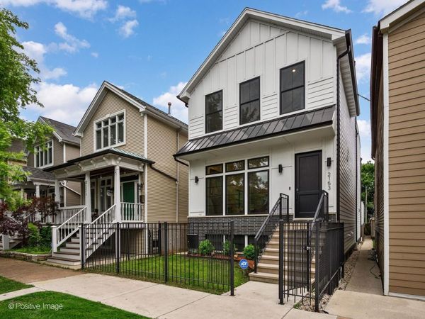 2153 W Fletcher Street, Chicago, IL 60618