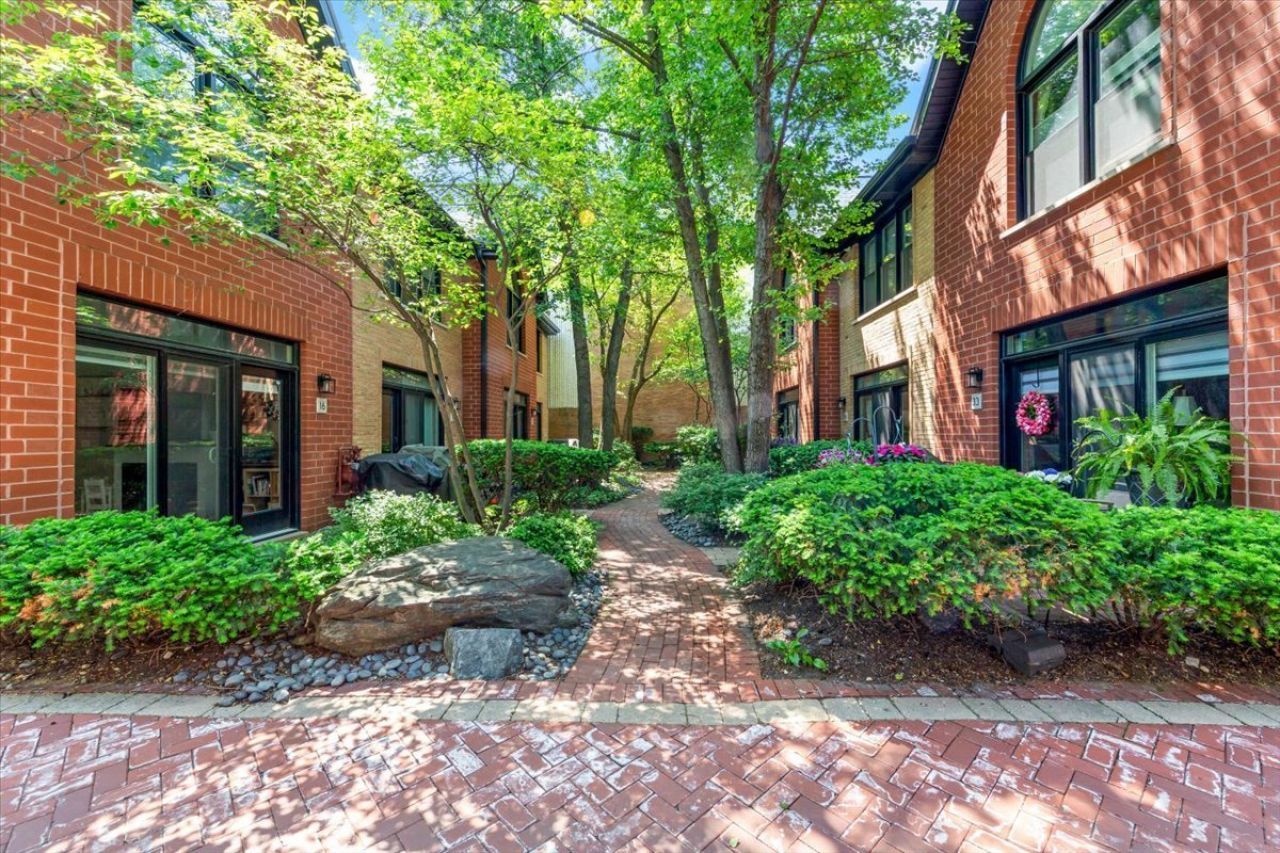 1801 W Diversey Parkway, Unit 14, Chicago, IL 60614 Main Photo