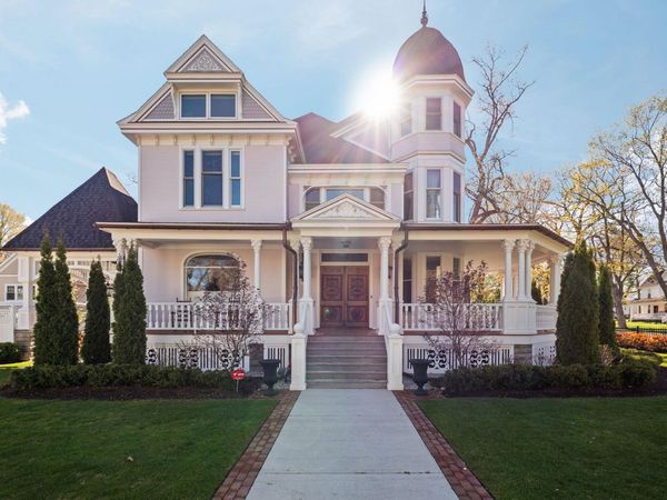 229 Wellington Street, Traverse City, MI 49686