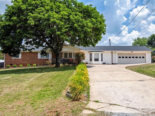 4010 Hillcrest Court , Sophia, NC 27350
