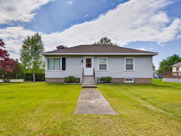 2053 10TH STREET, Marinette, WI 54143