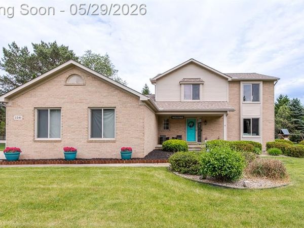 2241 Elkridge Circle, Highland Twp, MI 48356