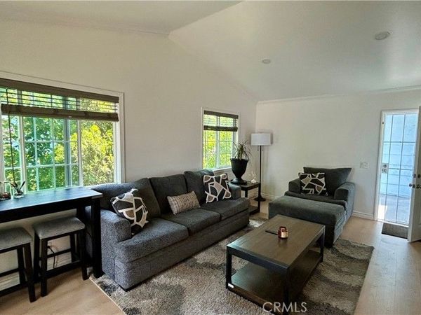 7025 Glade Ave, Unit 18, Canoga Park, CA 91303