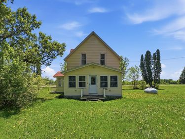 8005 381st Avenue NW, Dalbo, MN 55017