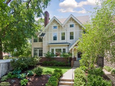 2517 W 42nd Street, Minneapolis, MN 55410