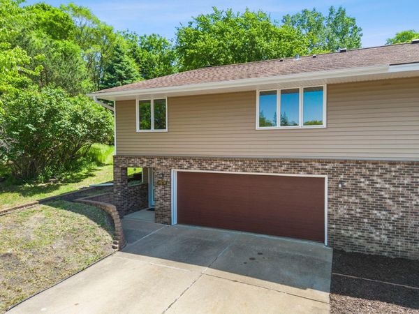 14278 Golf View Drive, Eden Prairie, MN 55346