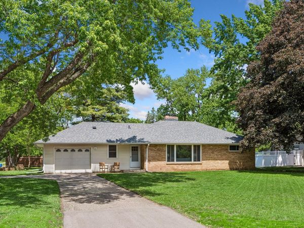 6 Mission Lane, Bloomington, MN 55420