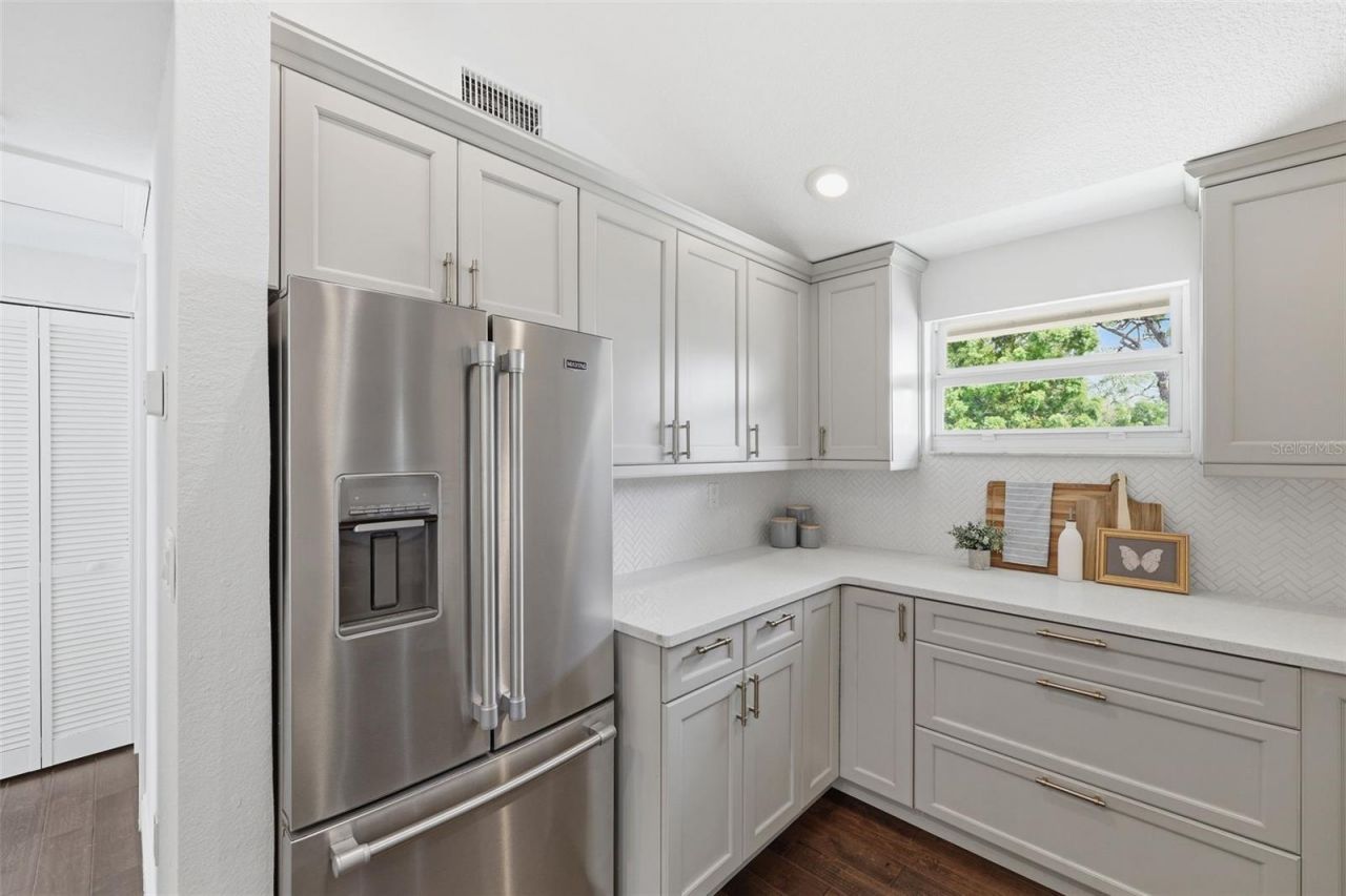 7 Georgia Avenue, Crystal Beach, FL 34681 Photo