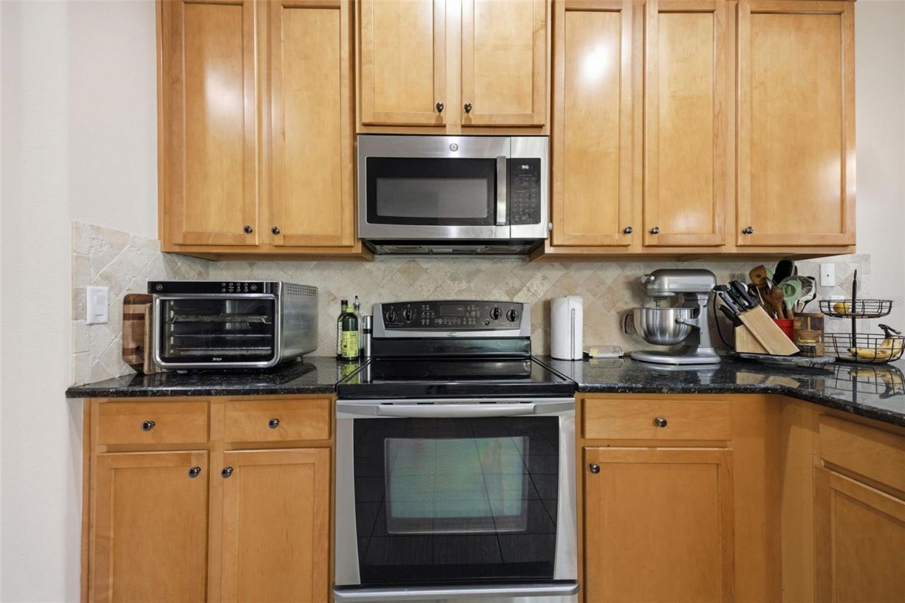 4532 Amberly Oaks Court, Tampa, FL 33614 Photo
