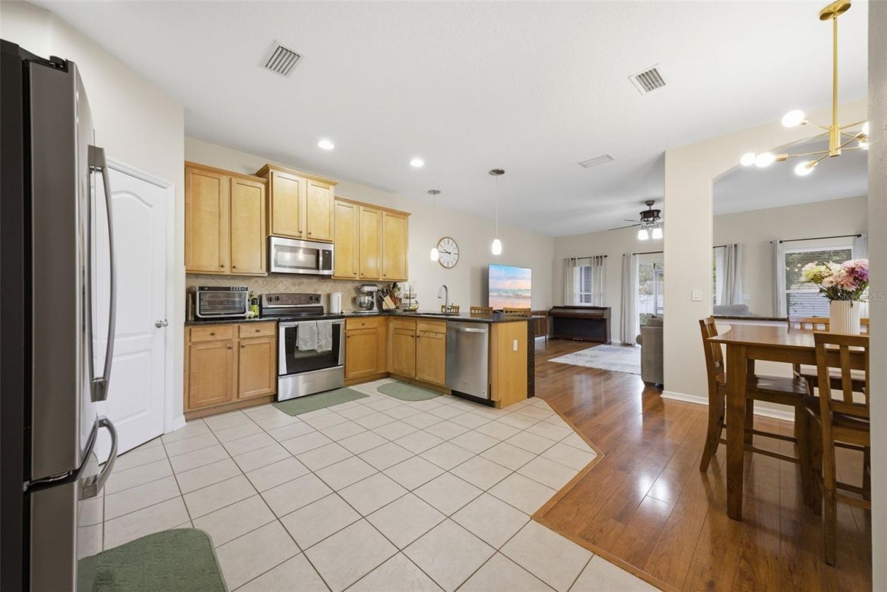 4532 Amberly Oaks Court, Tampa, FL 33614 Photo