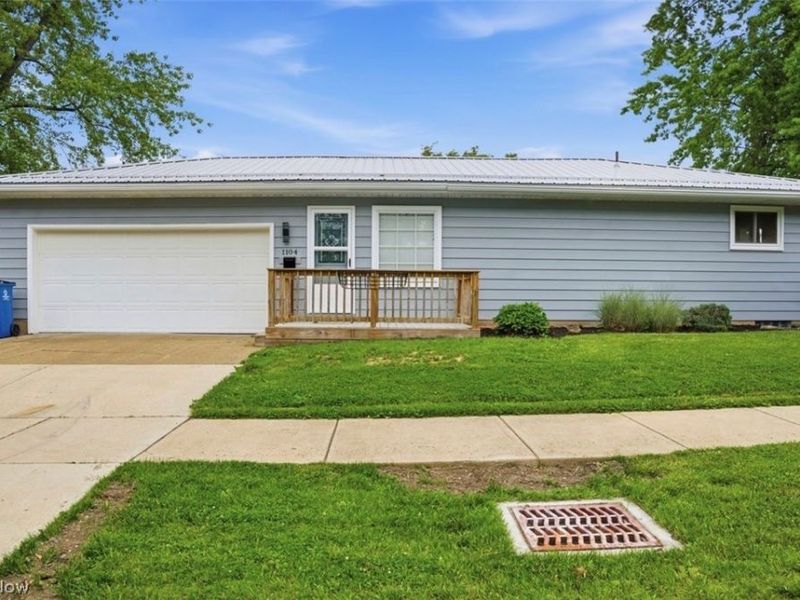 1104 Gary Avenue, Girard, OH 44420 Photo 2