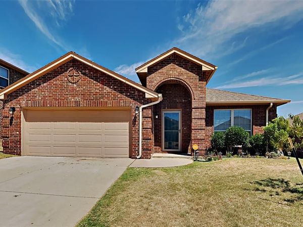 11305 NW 94th Street, Yukon, OK 73099