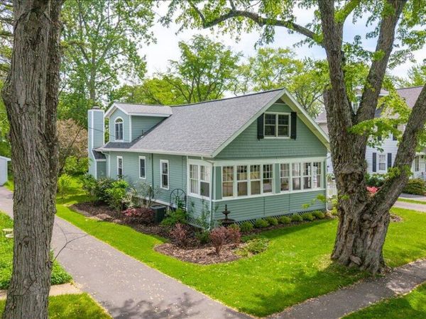 15 Burhans Place, Delmar, NY 12054