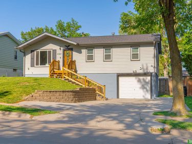 5323 N 62nd Street , Omaha, NE 68104