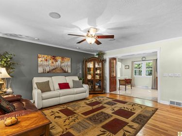973 Fawn Parkway , Omaha, NE 68154