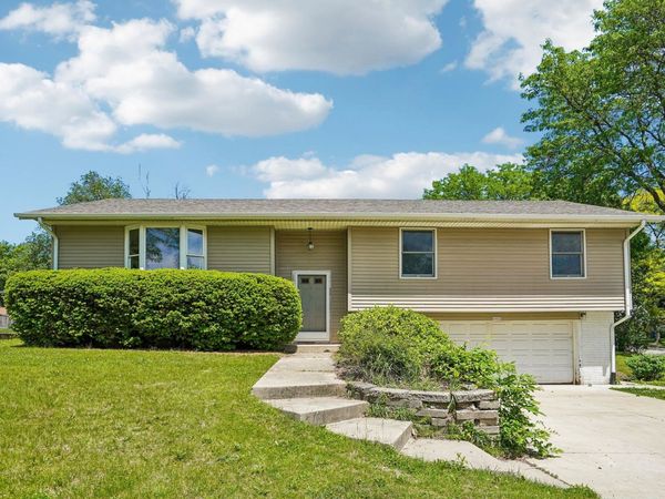 6902 Donna Drive, Middleton, WI 53562