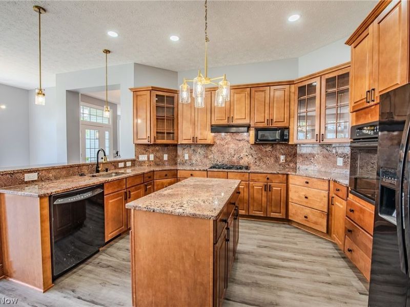 330 Blossom Lane, Orange, OH 44022 Photo 5