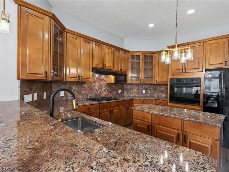 330 Blossom Lane, Orange, OH 44022 Photo 6