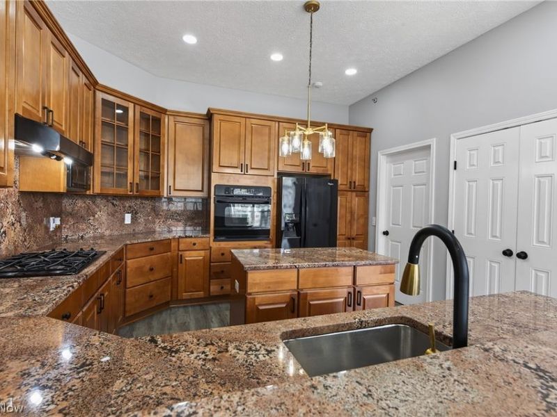 330 Blossom Lane, Orange, OH 44022 Photo 7