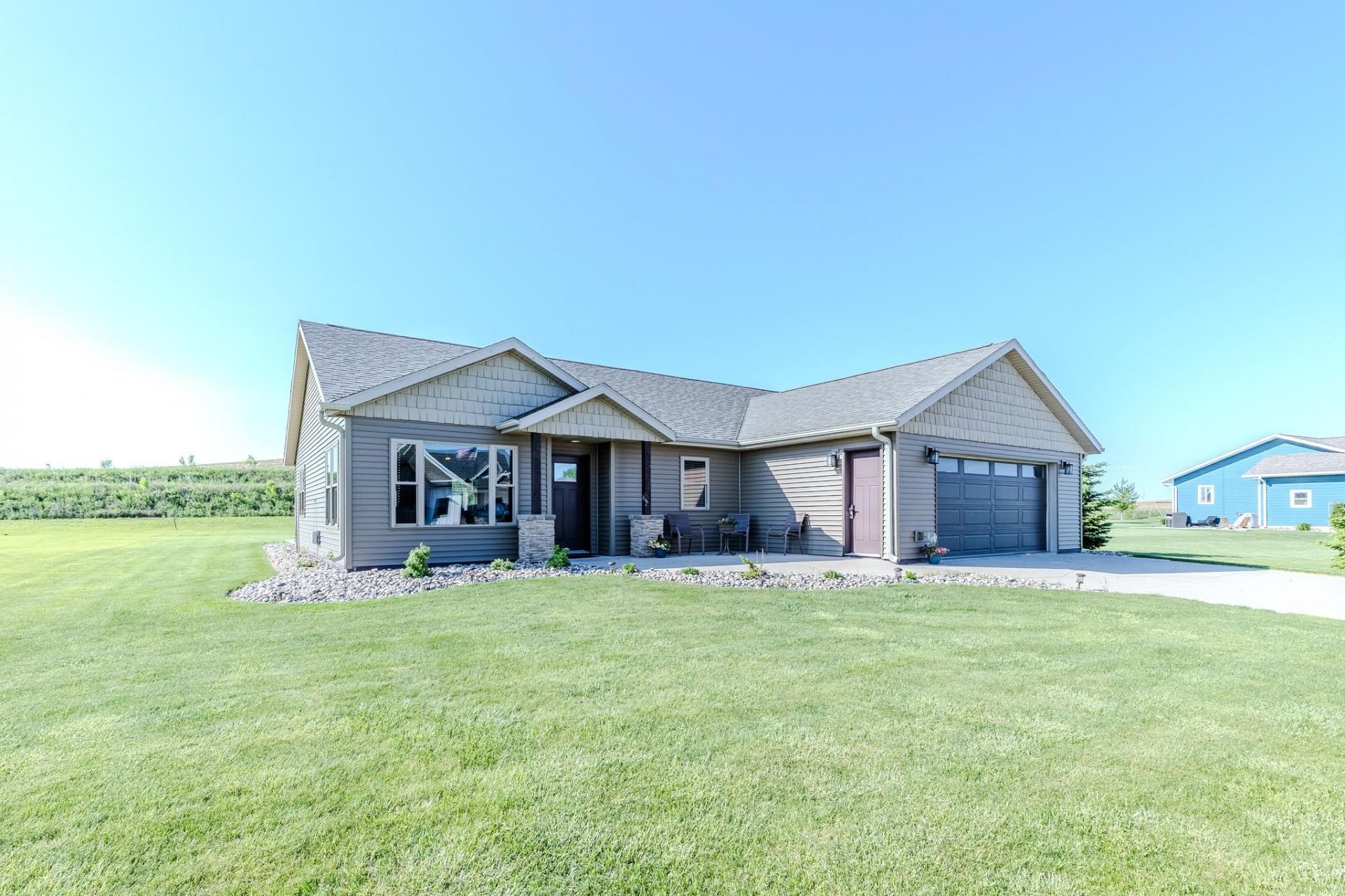 131 West Bay Rd , Lake Park, IA 51347 Main Photo
