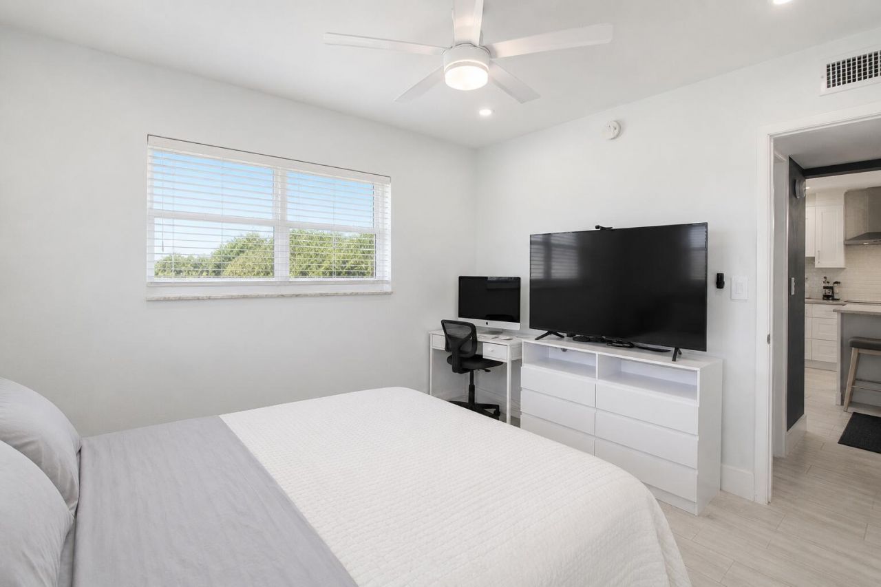 7787 Golf Cir Drive, Unit 301, Margate, FL 33063 Photo