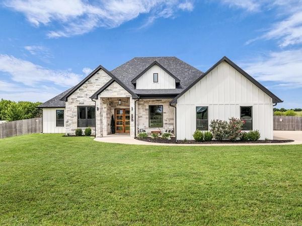 2724 Southwinds Drive, Lorena, TX 76655