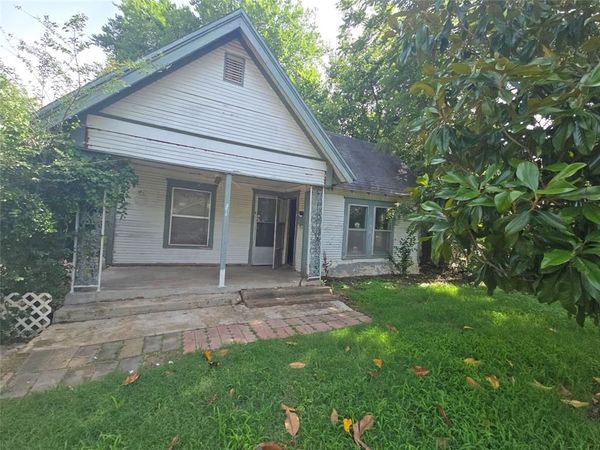 2610 Brandon Street , Dallas, TX 75211