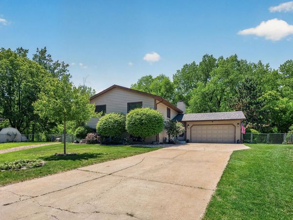 3286 York Alcove, Woodbury, MN 55125