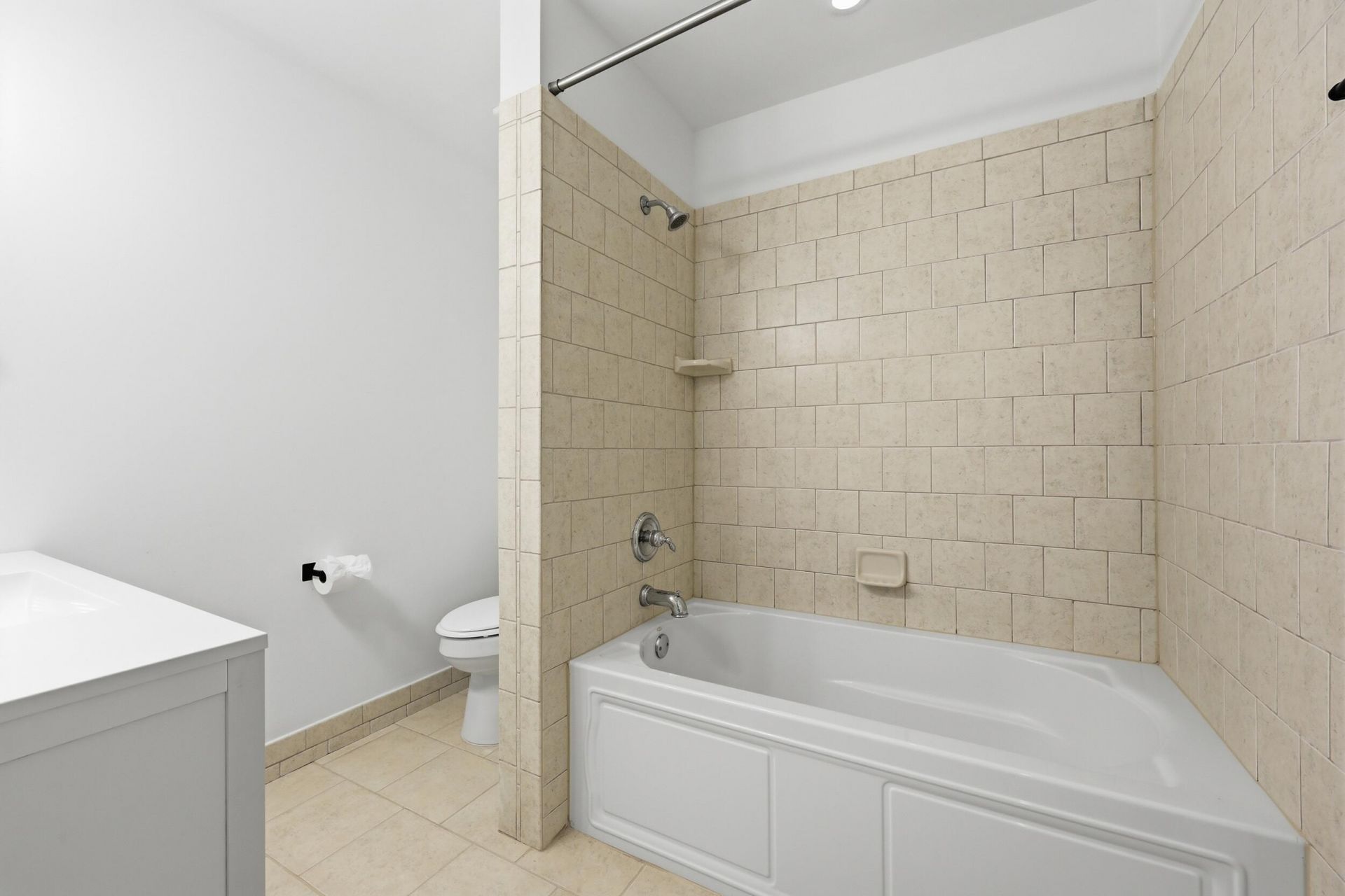 222 Basswood Avenue Photo 24