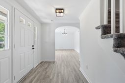 222 Basswood Avenue photo 4