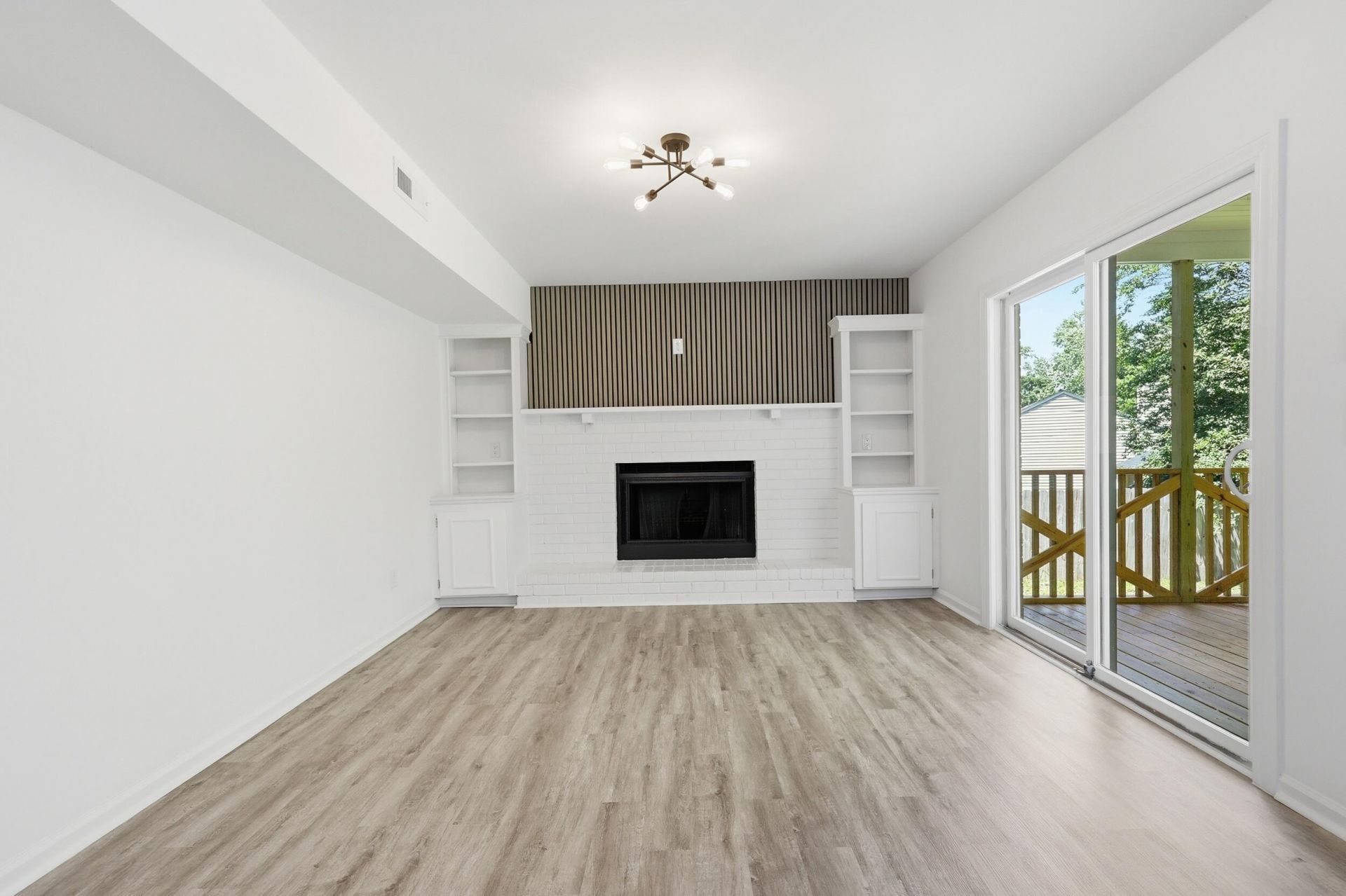 222 Basswood Avenue Photo 7